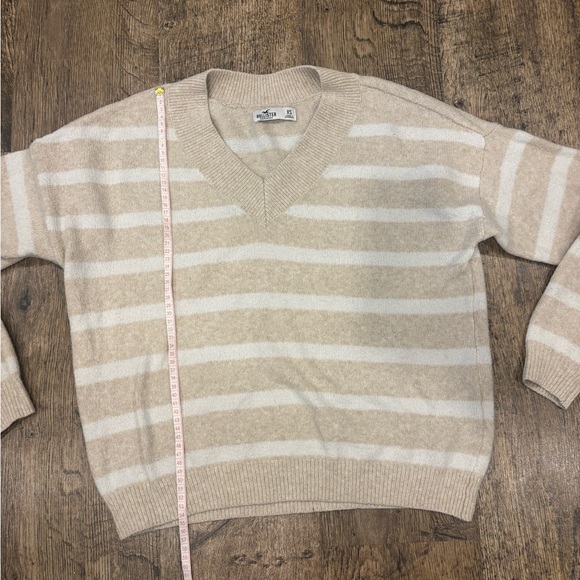 Hollister Beige and White Knit Oversized Sweater - Picture 5 of 10